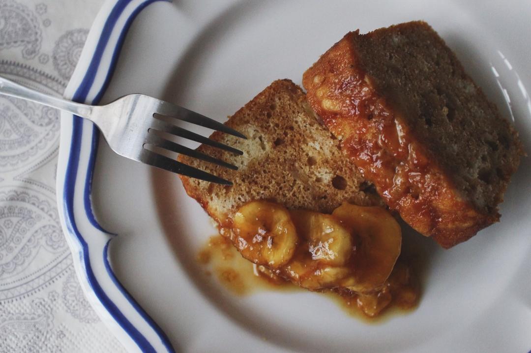 焦烤香蕉磅蛋糕