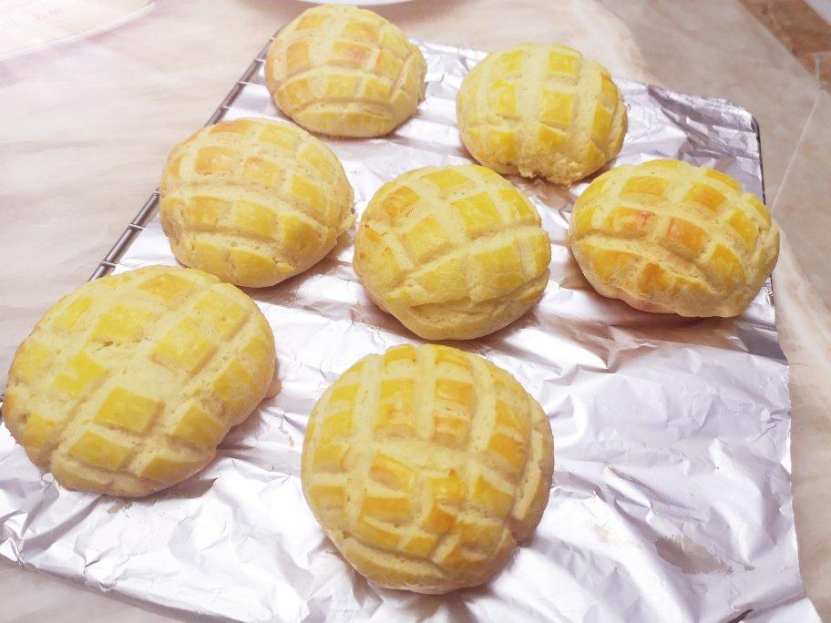 好吃到炸裂的港式菠萝包（附带制作酥皮的小视频）