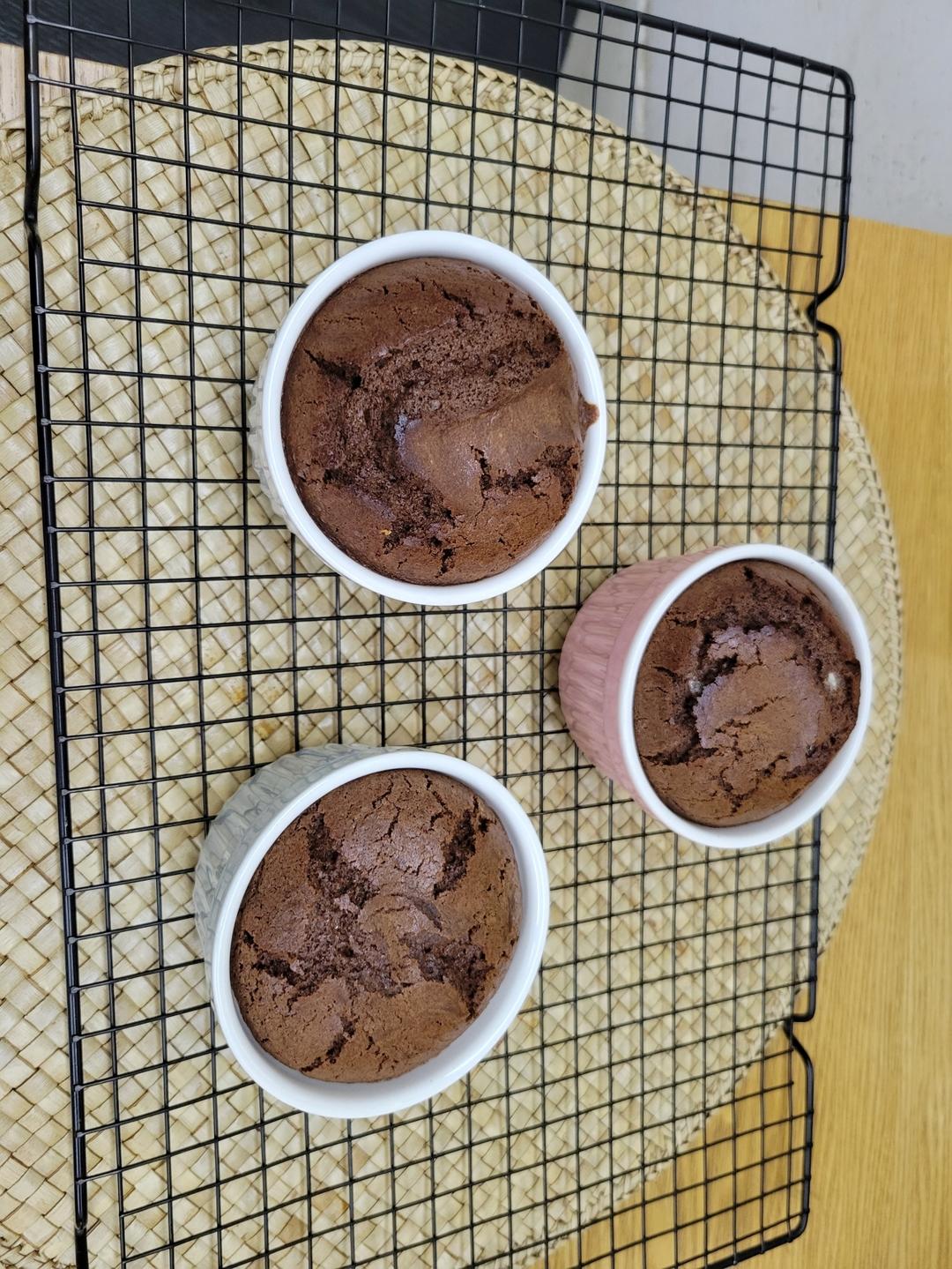 巧克力熔岩蛋糕(全图文超简单)