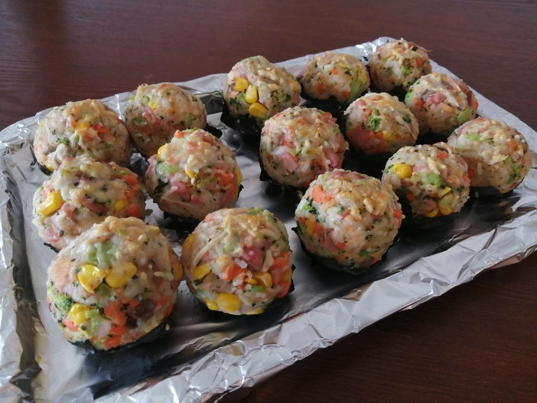 西兰花三文鱼饭团