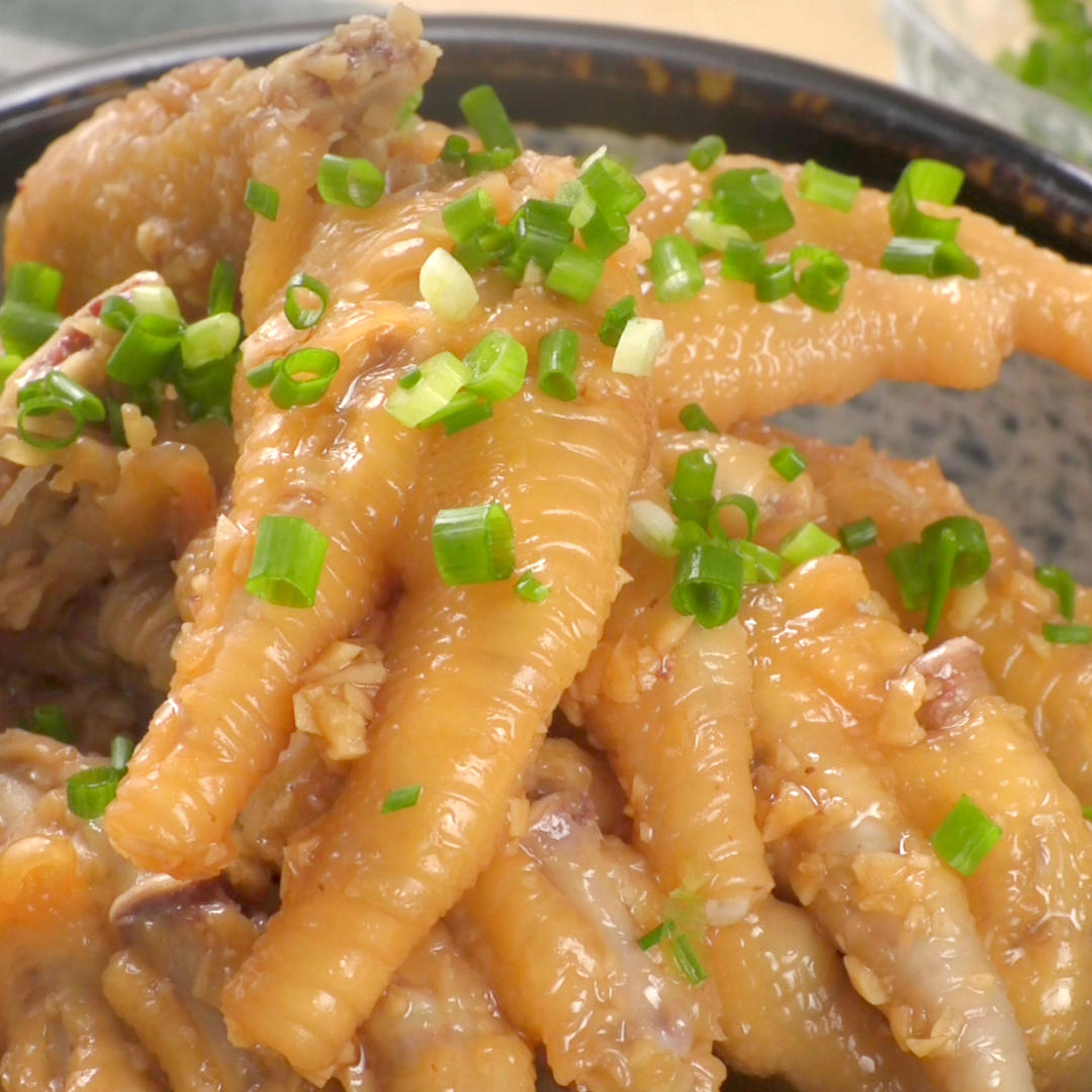 凉拌蒜香凤爪的做法