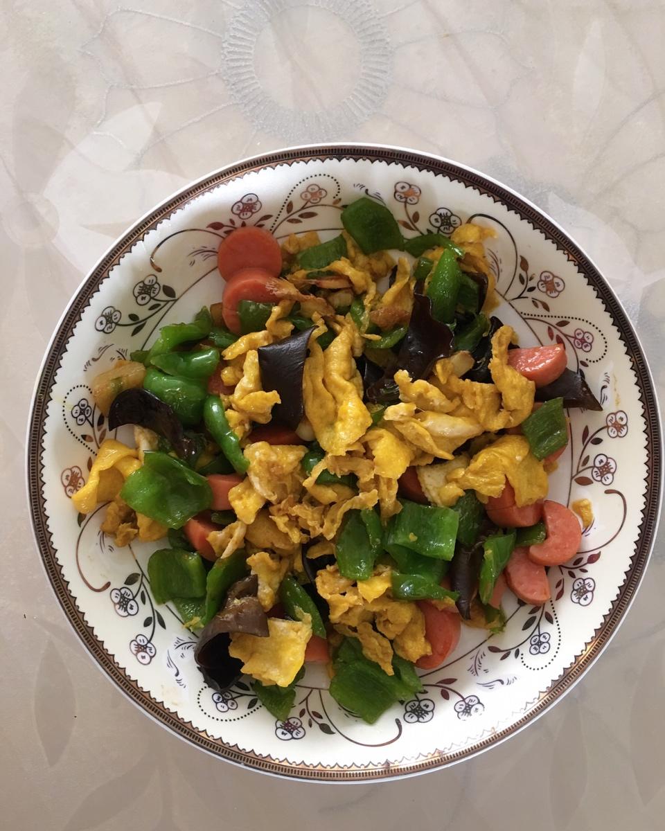 黑木耳青椒炒鸡蛋（营养又下饭）