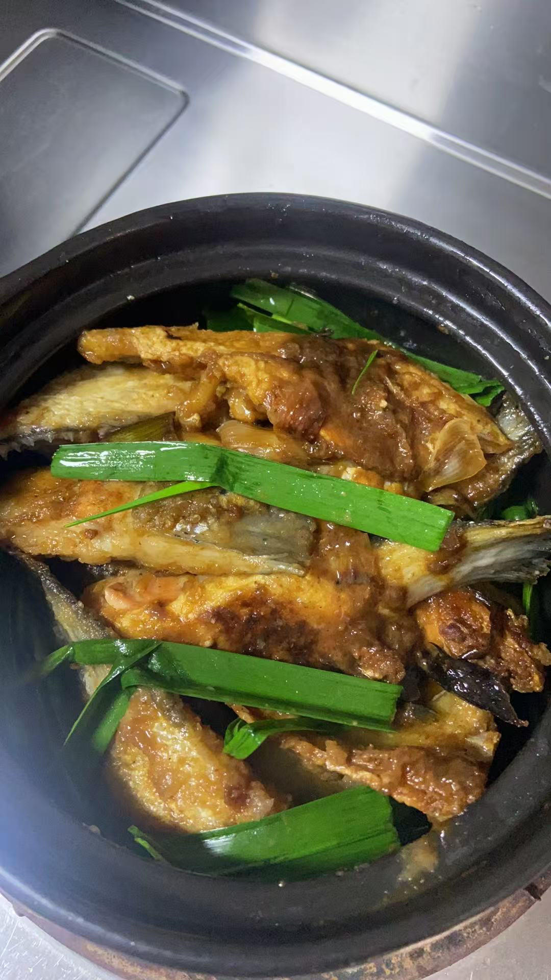 啫啫三文鱼头煲