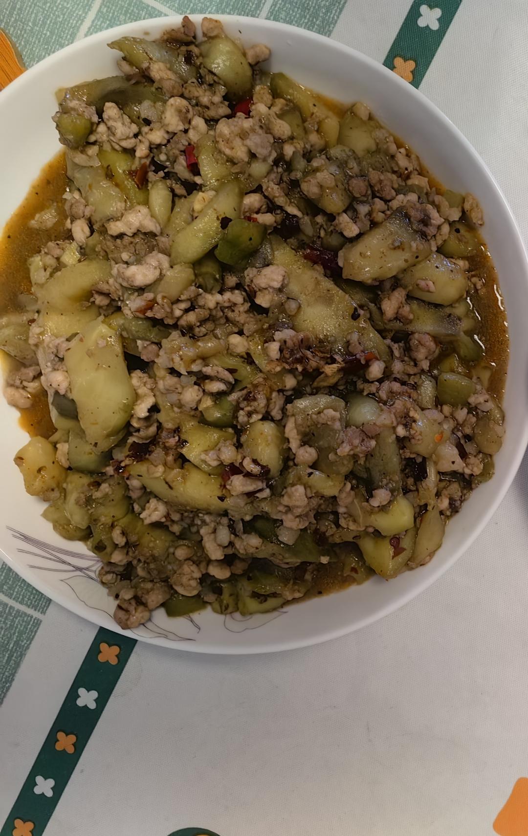 新手也能十分钟做完全家舔盘子的肉末茄子