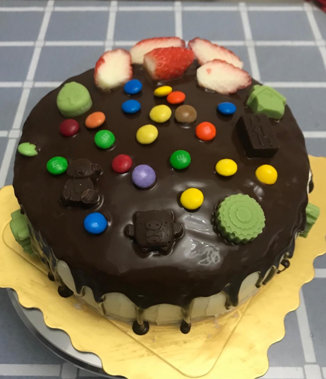 巧克力淋面蛋糕