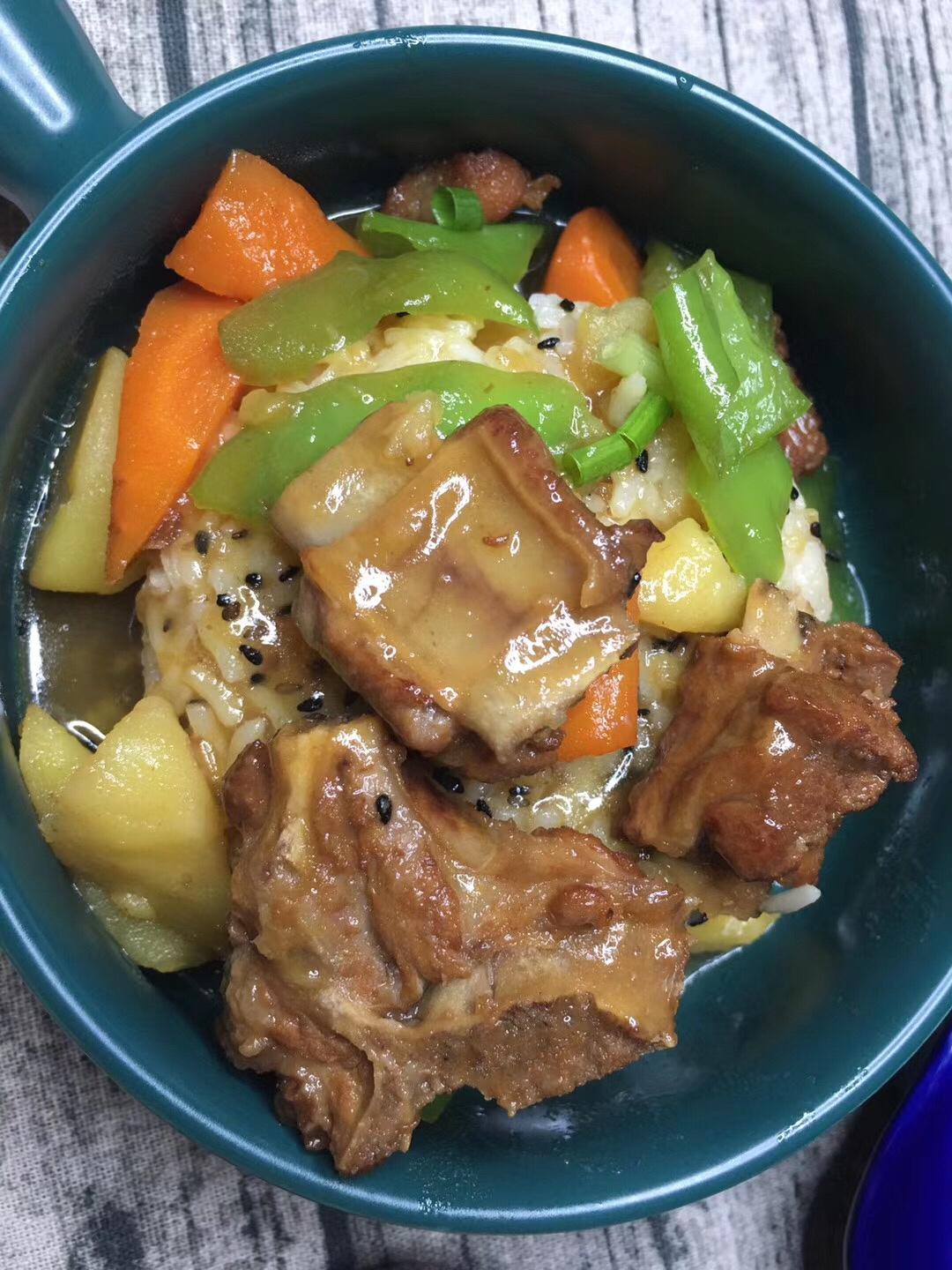简单排骨土豆盖浇饭