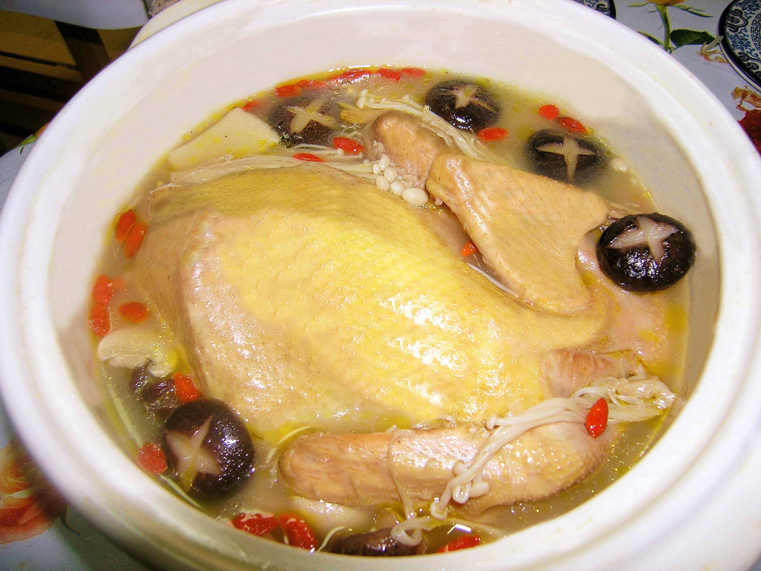 逗虫虫做的菌菇马蹄炖鸡汤