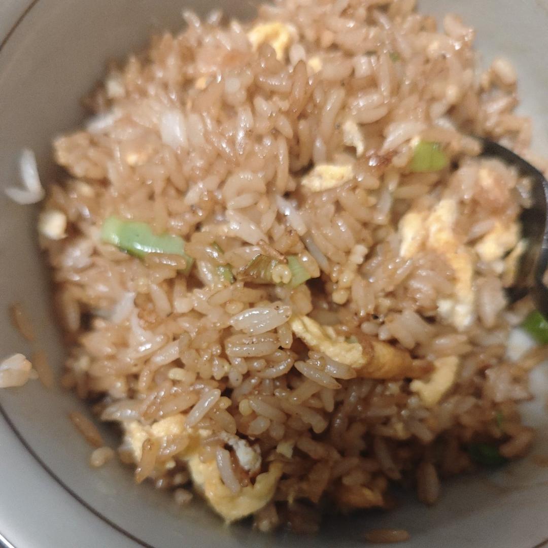 好吃到舔盘的酱油炒饭！