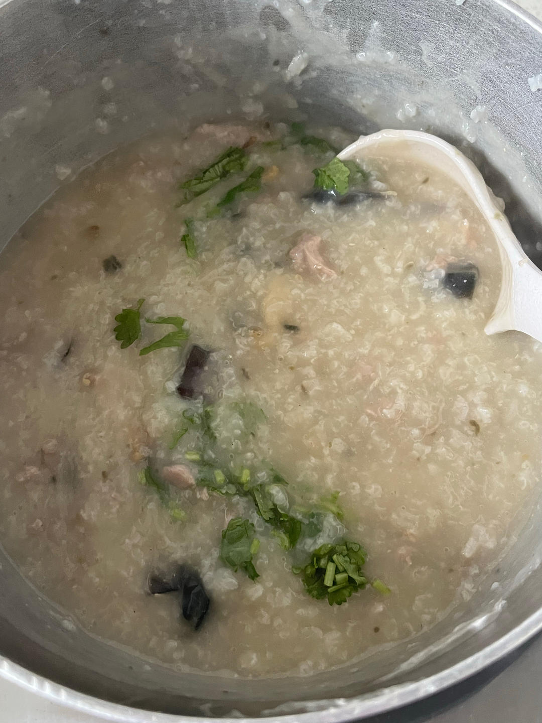 十五分钟快手之香滑皮蛋瘦肉粥(附五分钟电饭煲电压力锅更快捷方法)