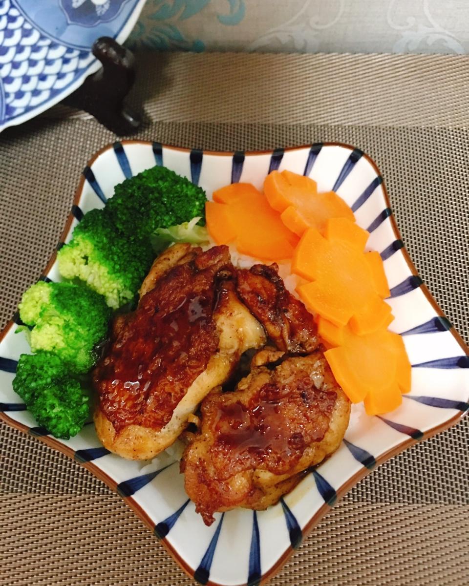 照烧鸡腿饭