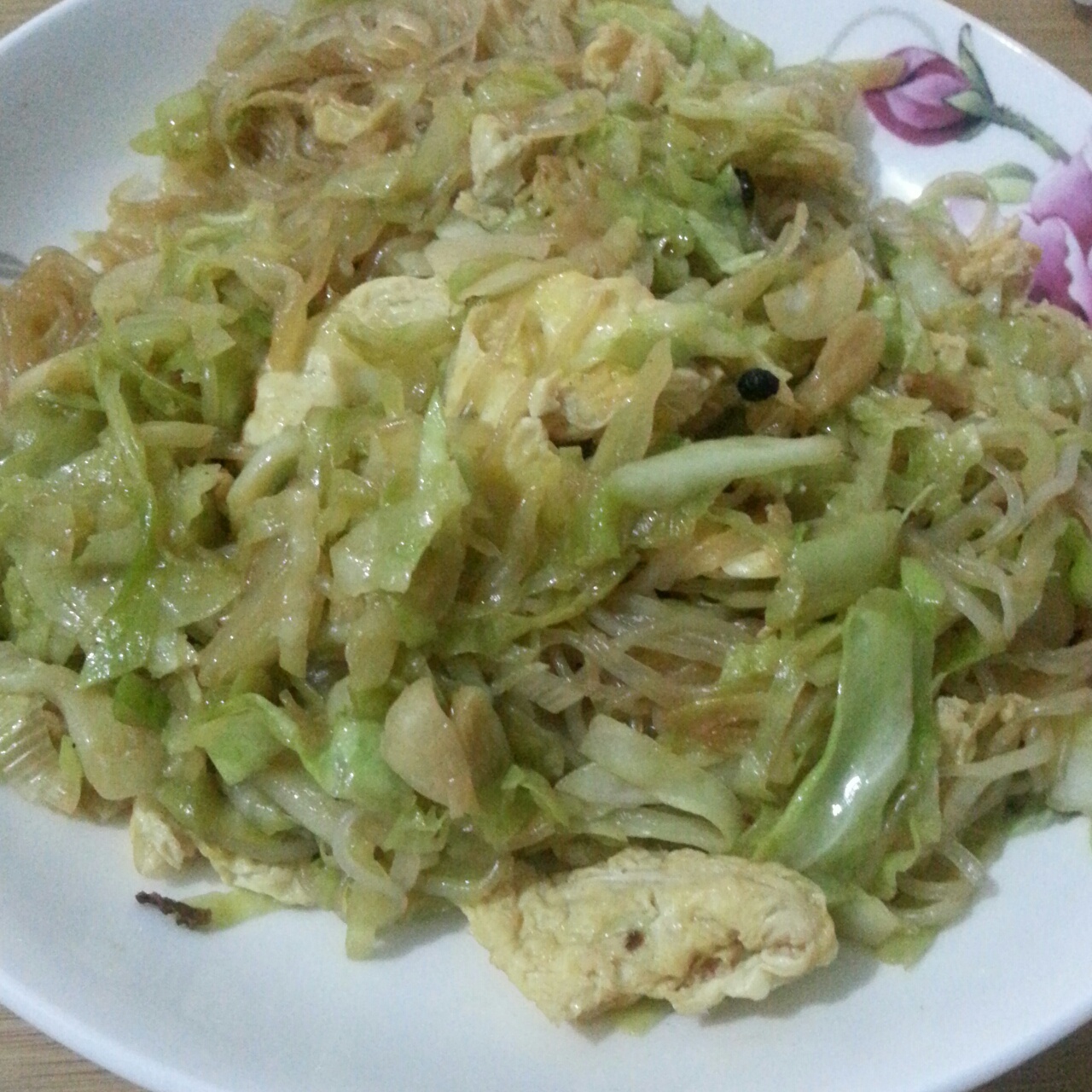 包菜粉丝炒鸡蛋