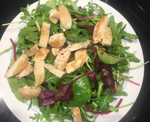 快手鸡胸温沙拉的做法