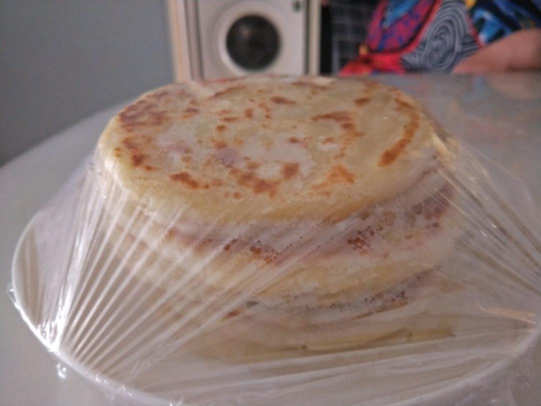 烙饼不硬的小窍门 掌握了你也能看出柔软多层凉了不硬的小油饼