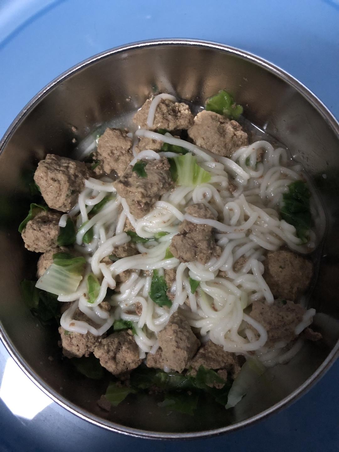 【5分钟快手高营养密度辅食】牛肉丸子面的做法