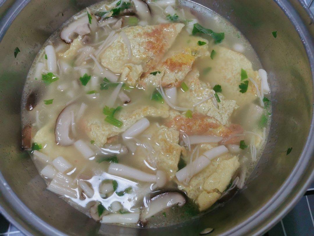 番茄金针菇鸡蛋汤