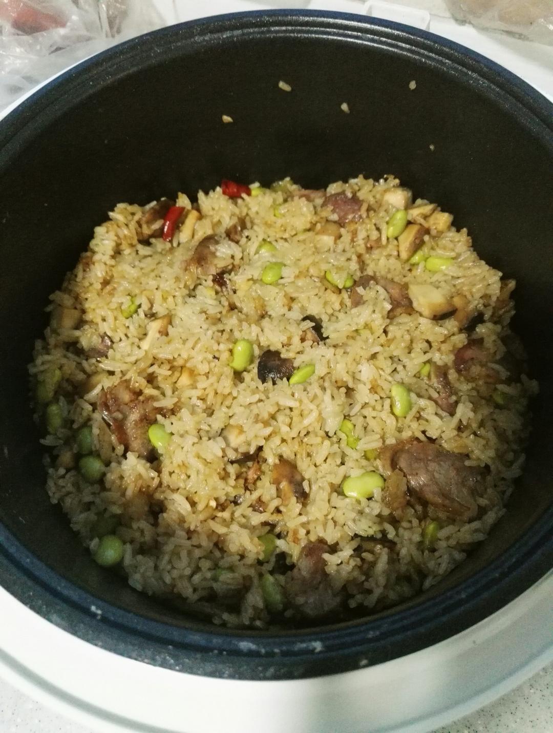 手机用户6656_4f8p做的电饭煲香肠焖饭