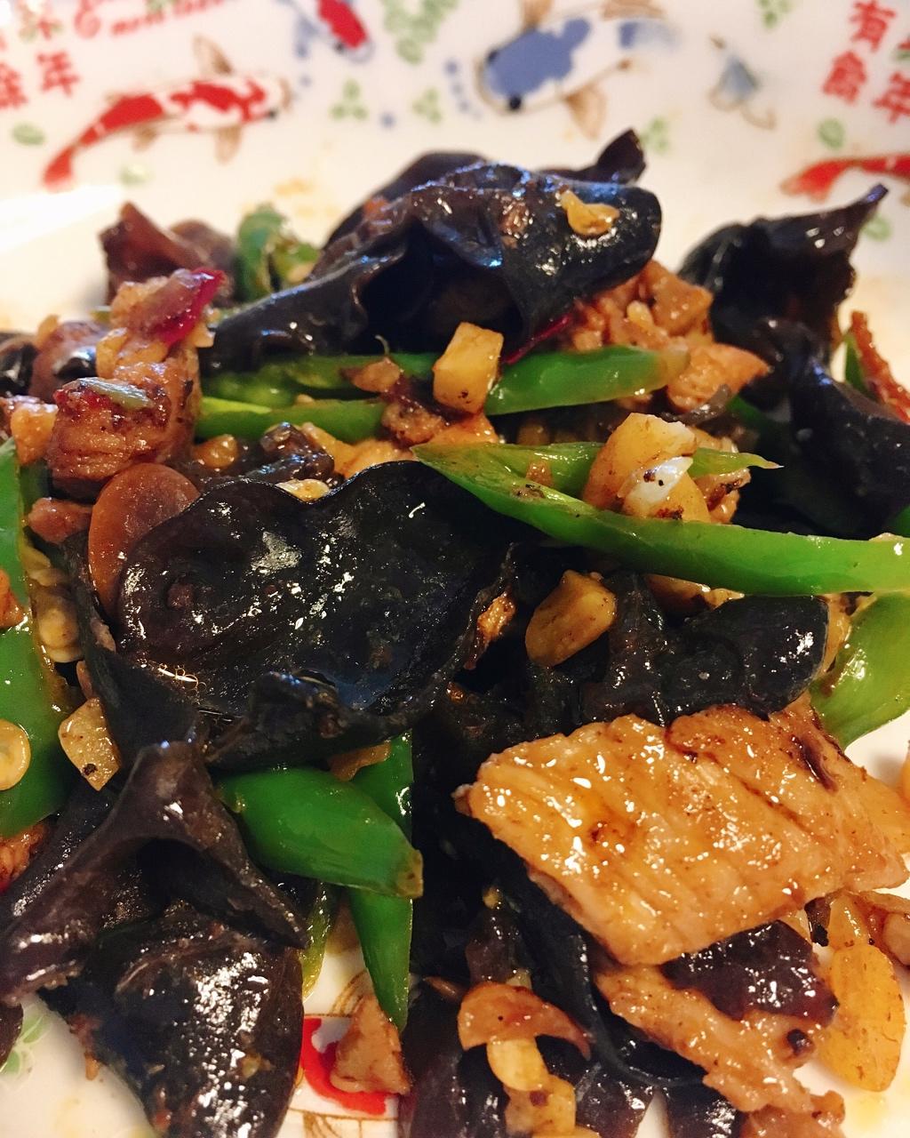 超下饭的木耳炒肉