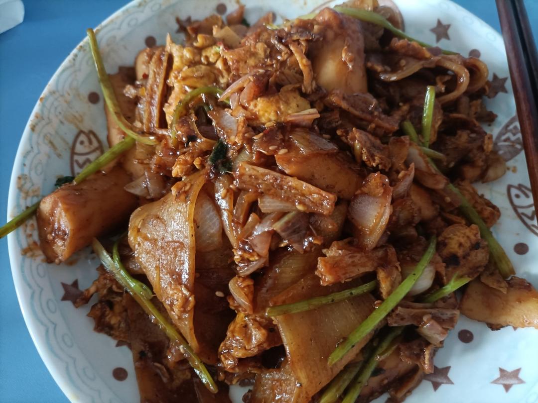 超级美味的东北烤冷面➕自制万能酱料【酱料是关键】