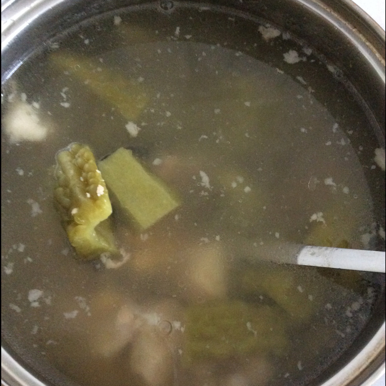 猪骨黄豆苦瓜汤