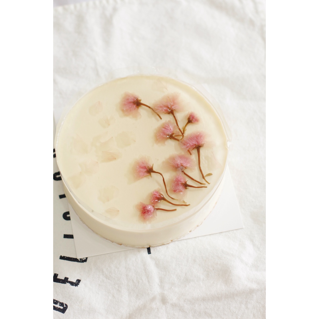 颜值爆表的樱花慕斯。（6寸圆模）