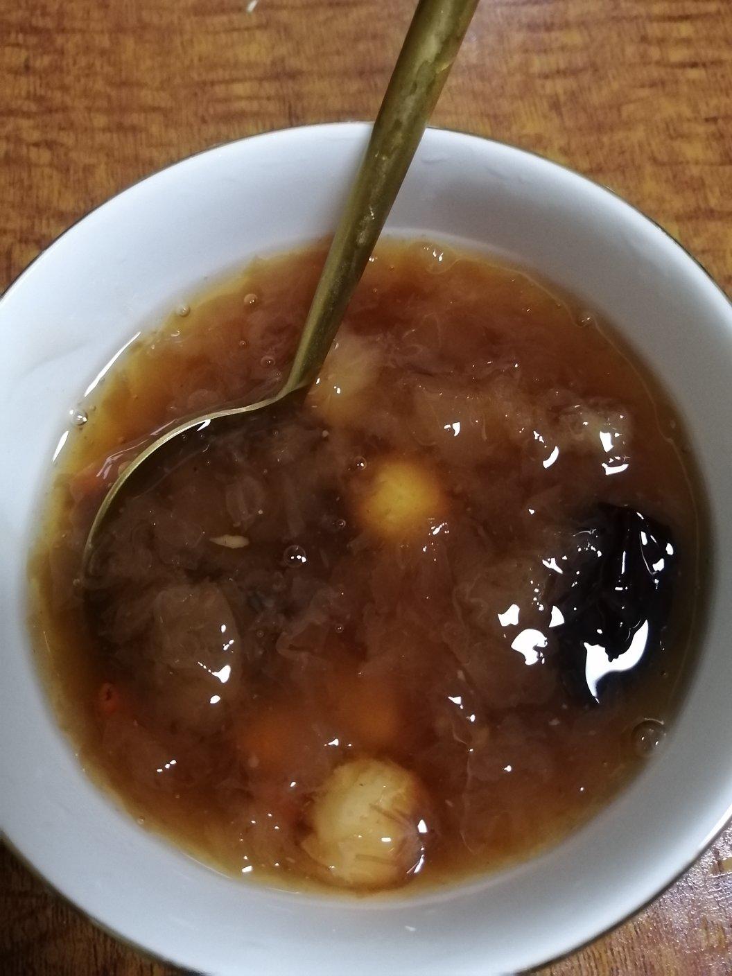 红枣银耳莲子羹（有出胶质、出胶，懒人的电压力锅版）