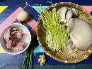 肉丸子豌豆芽平菇汤 * 2021春节聚餐的做法 步骤1