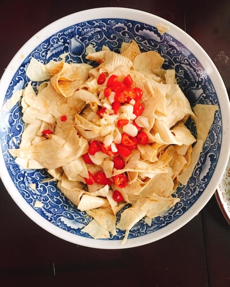 凉拌石屏豆腐皮