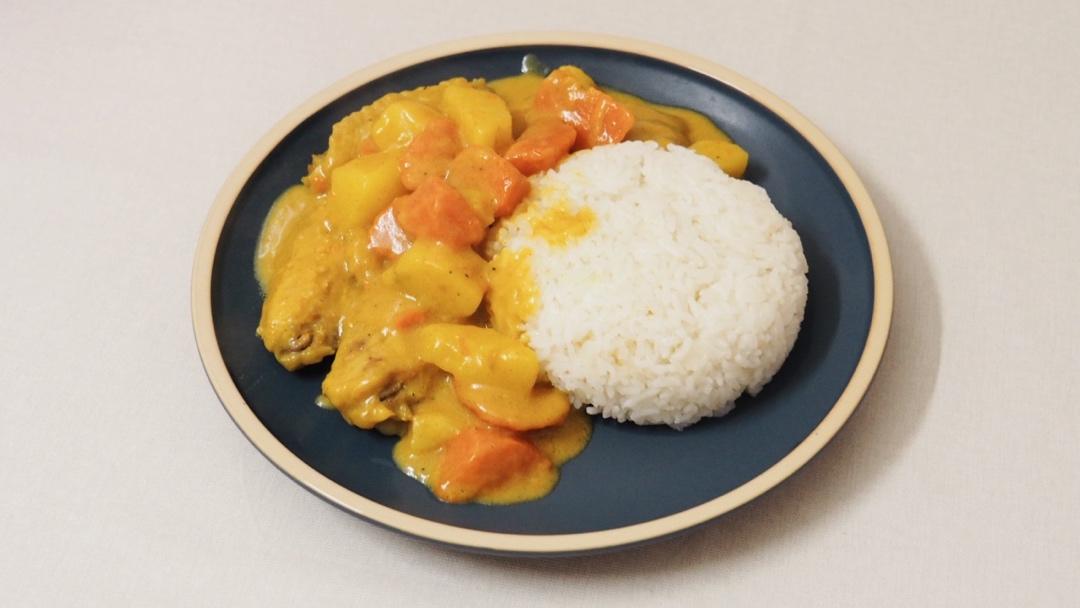 简单好吃的咖喱鸡肉饭（土豆很糯，鸡肉很嫩，三十分钟左右完成）