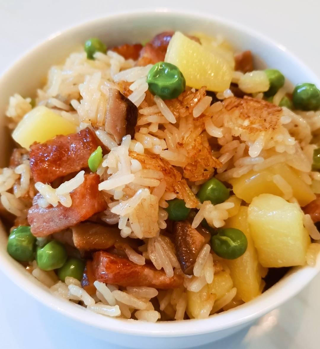 懒人电饭锅香肠焖饭/煲仔饭