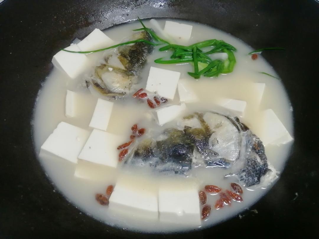 鱼头豆腐汤
