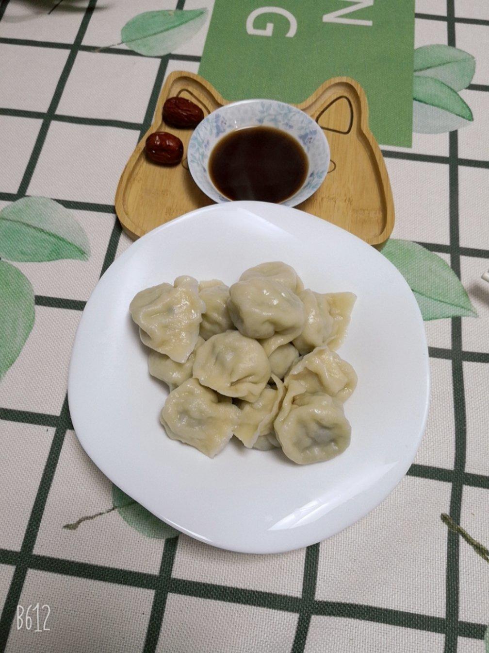 芹菜木耳鲜肉水饺
