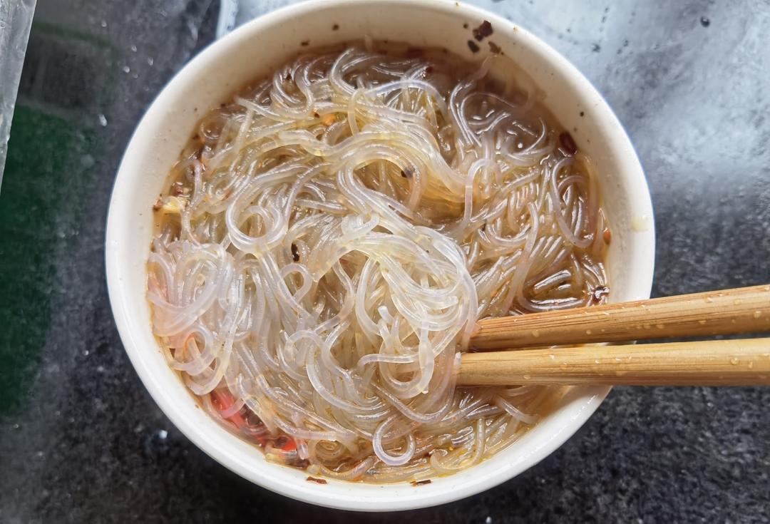 自制销魂酸辣粉丝❗️酸酸辣辣超级过瘾