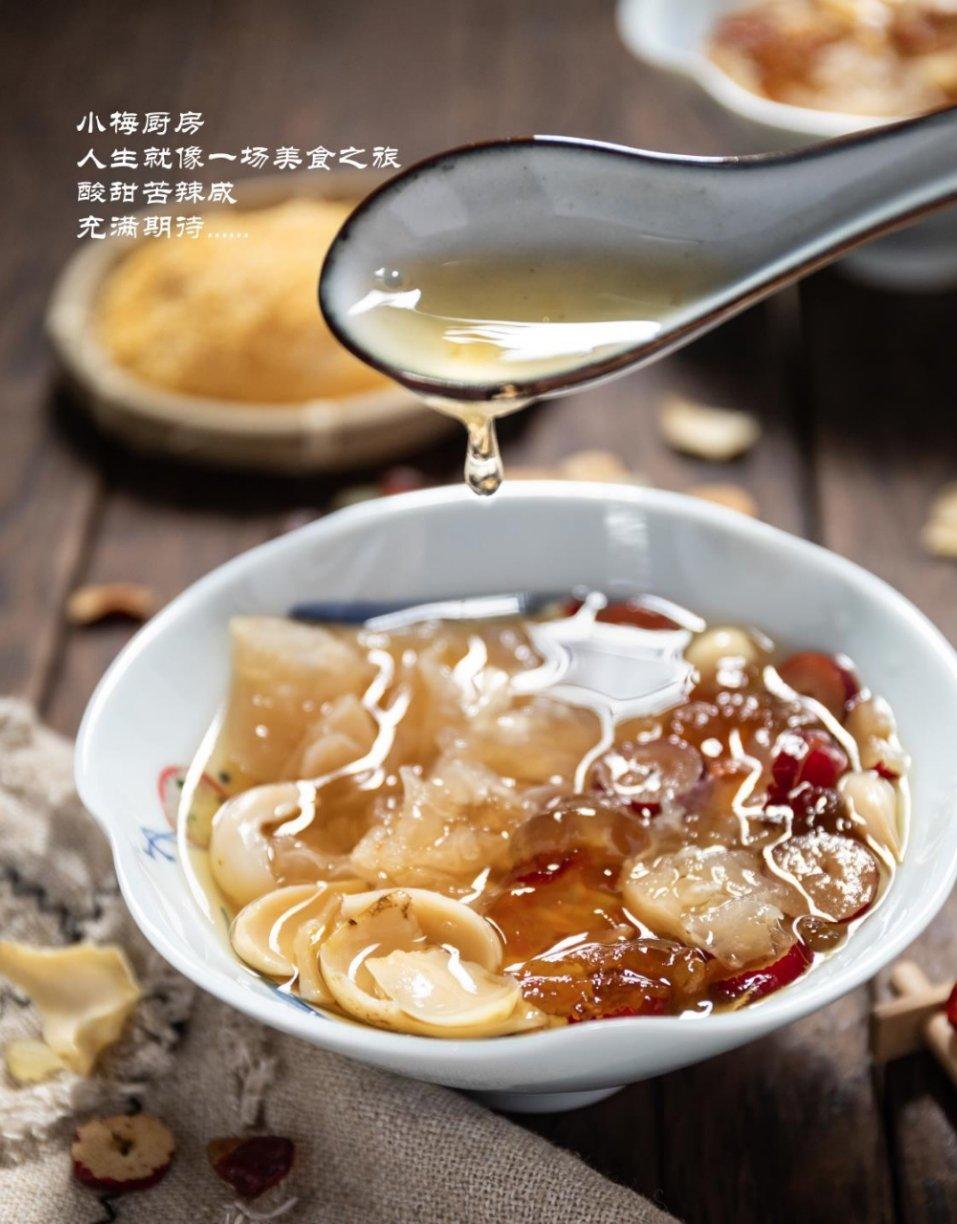 皂角米桃胶炖银耳糖水