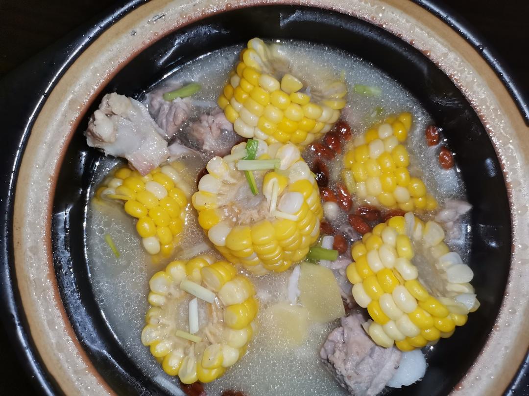 排骨玉米汤