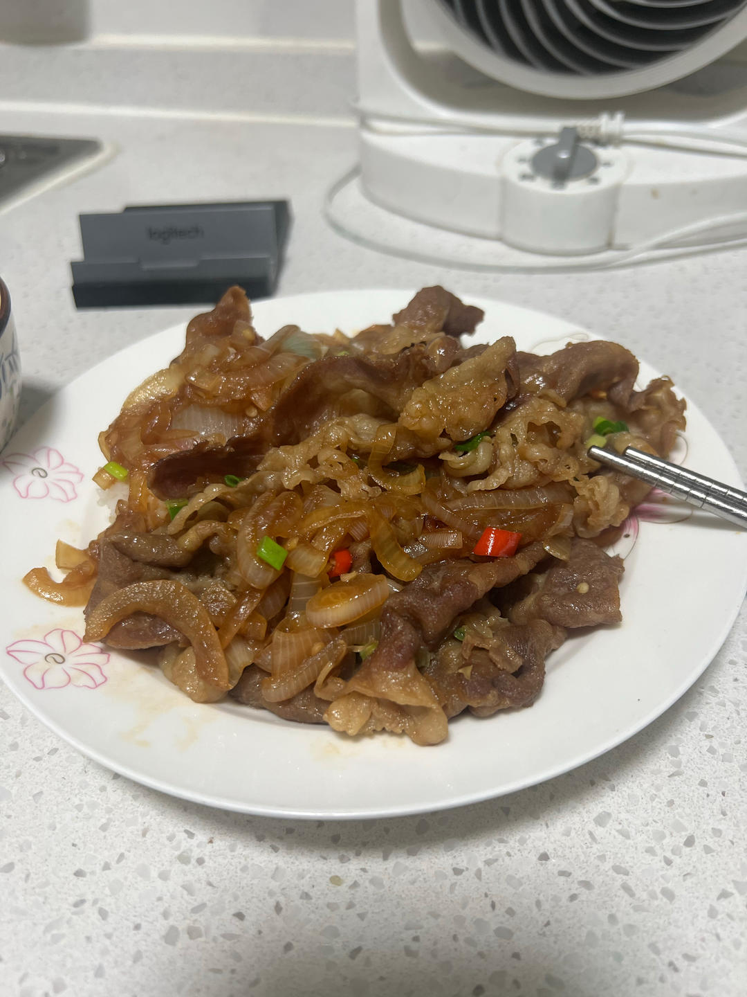 日式照烧肥牛                              模仿吉野家牛肉饭的牛肉版     自制家常照烧酱汁