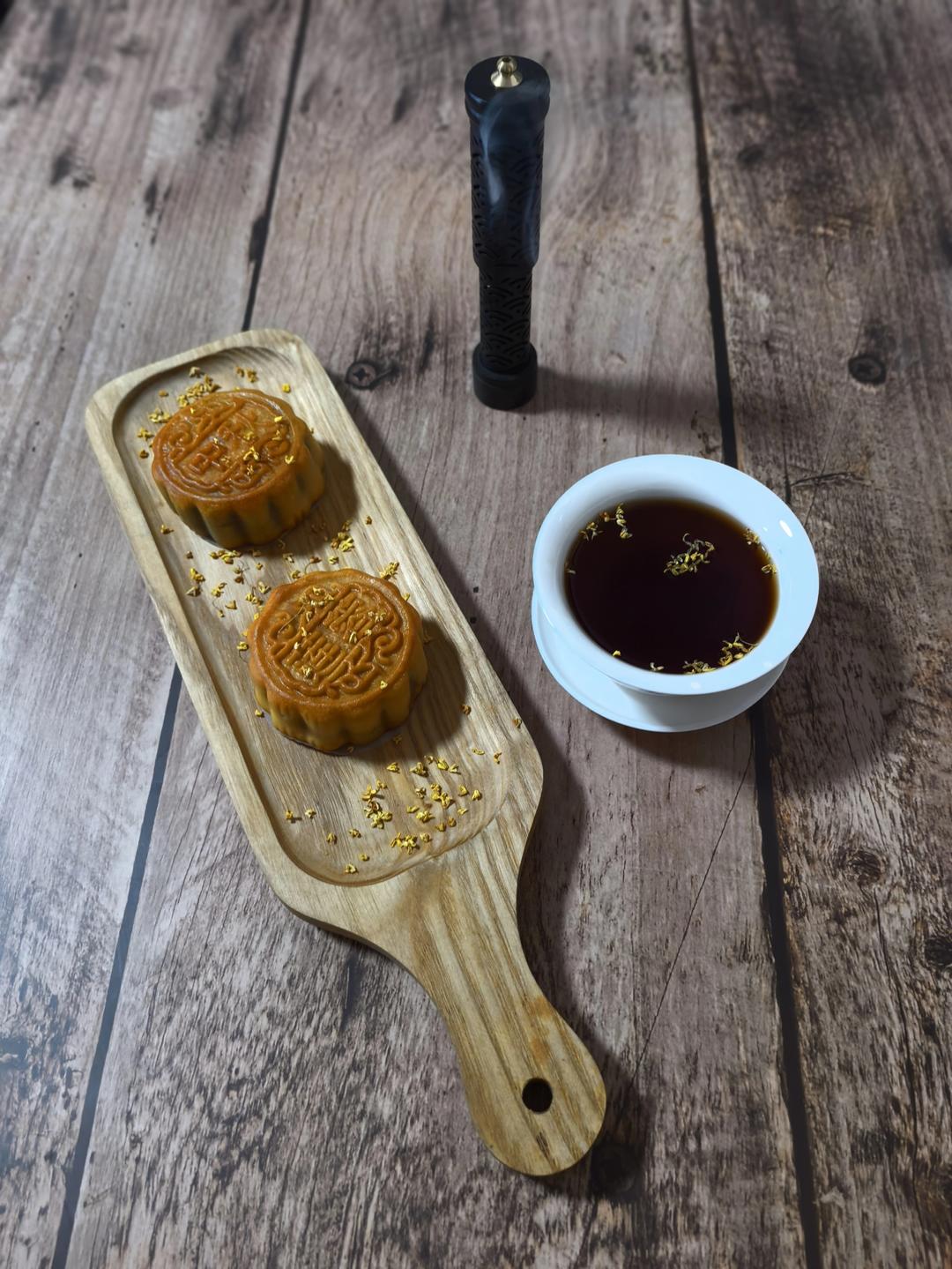 广式月饼－－蛋黄豆沙月饼