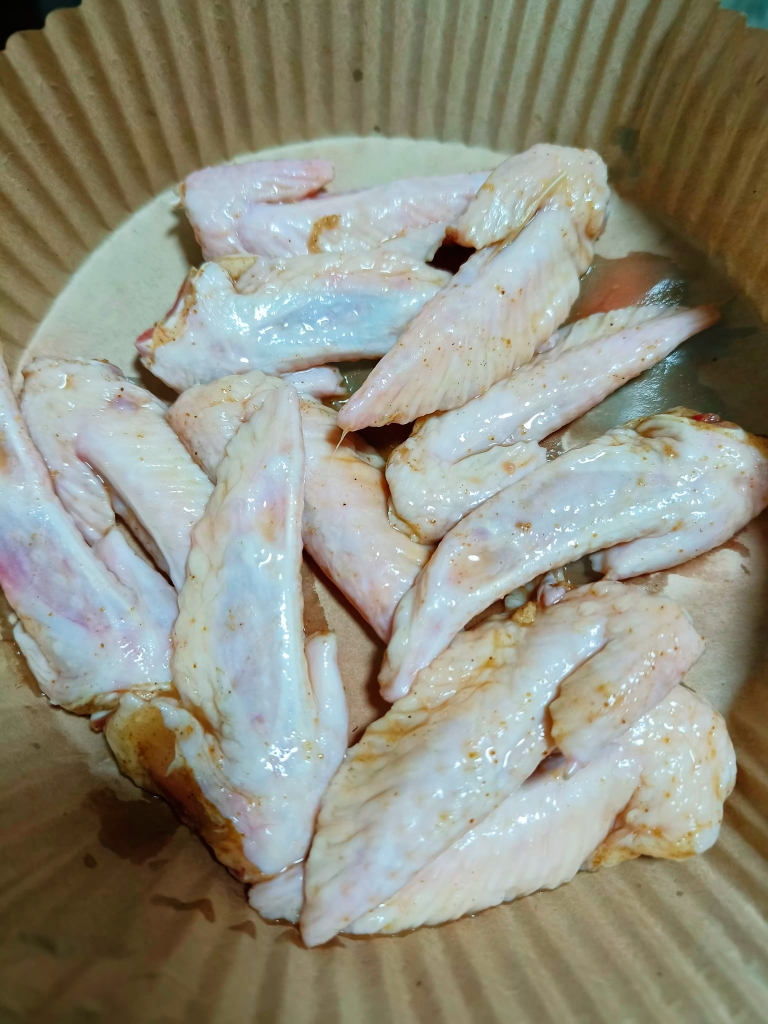 味好美~盐焗鸡翅尖的做法 步骤1