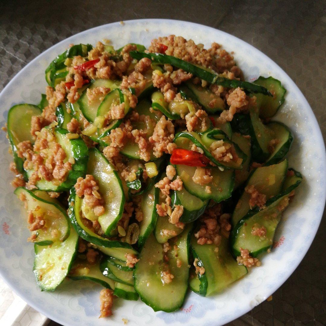 似水流年-393做的脆皮黄瓜炒肉末