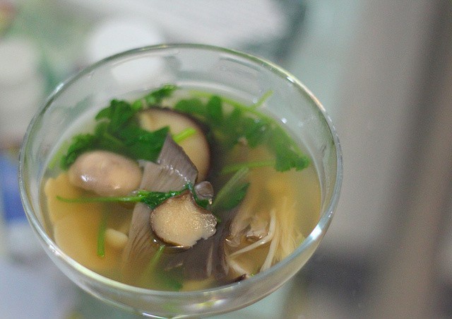 极鲜美菌汤面