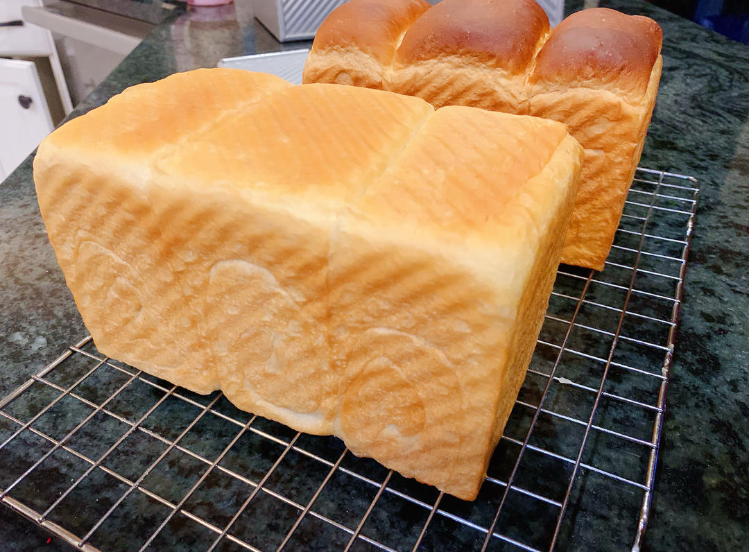 软到拿不起来的生吐司