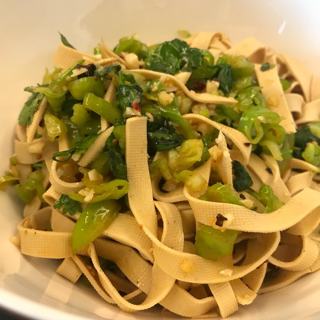 凉拌千张（豆皮）