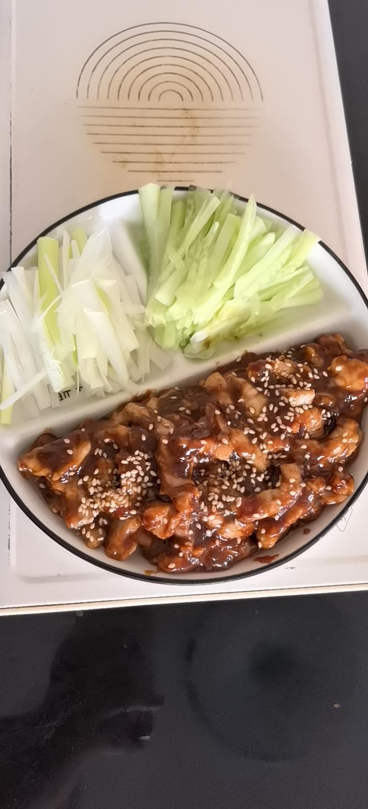 懒人版京酱肉丝卷，减脂期也放心吃！