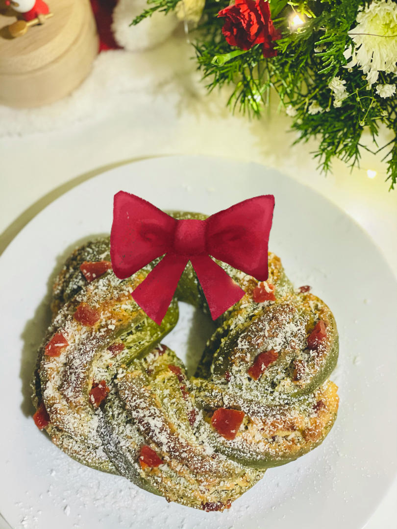 抹茶蔓越莓花环面包