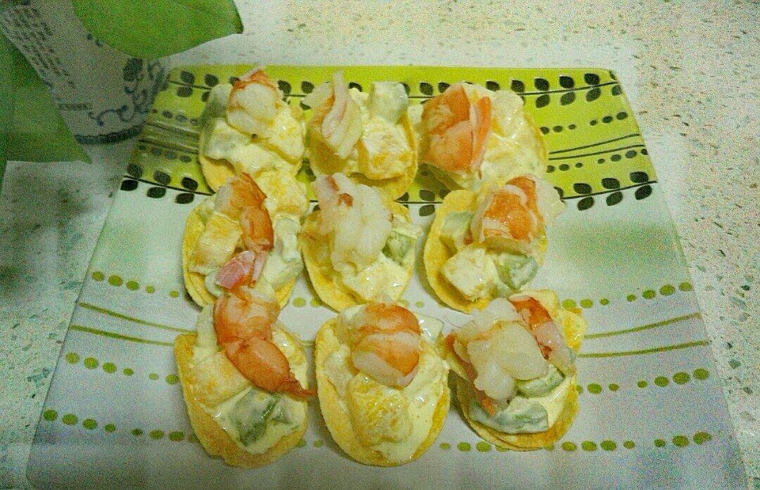 【薯片牛油果大虾沙拉】