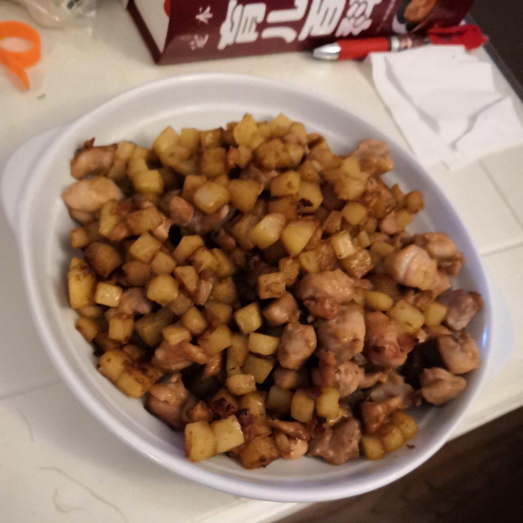 一道怎么做都好吃的干煎土豆鸡丁（红烧，咖喱，椒盐，孜然）