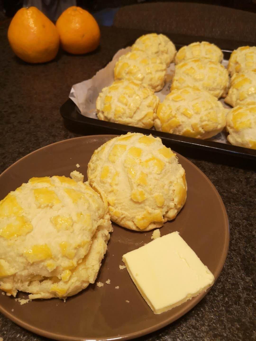 好吃到炸裂的港式菠萝包（附带制作酥皮的小视频）