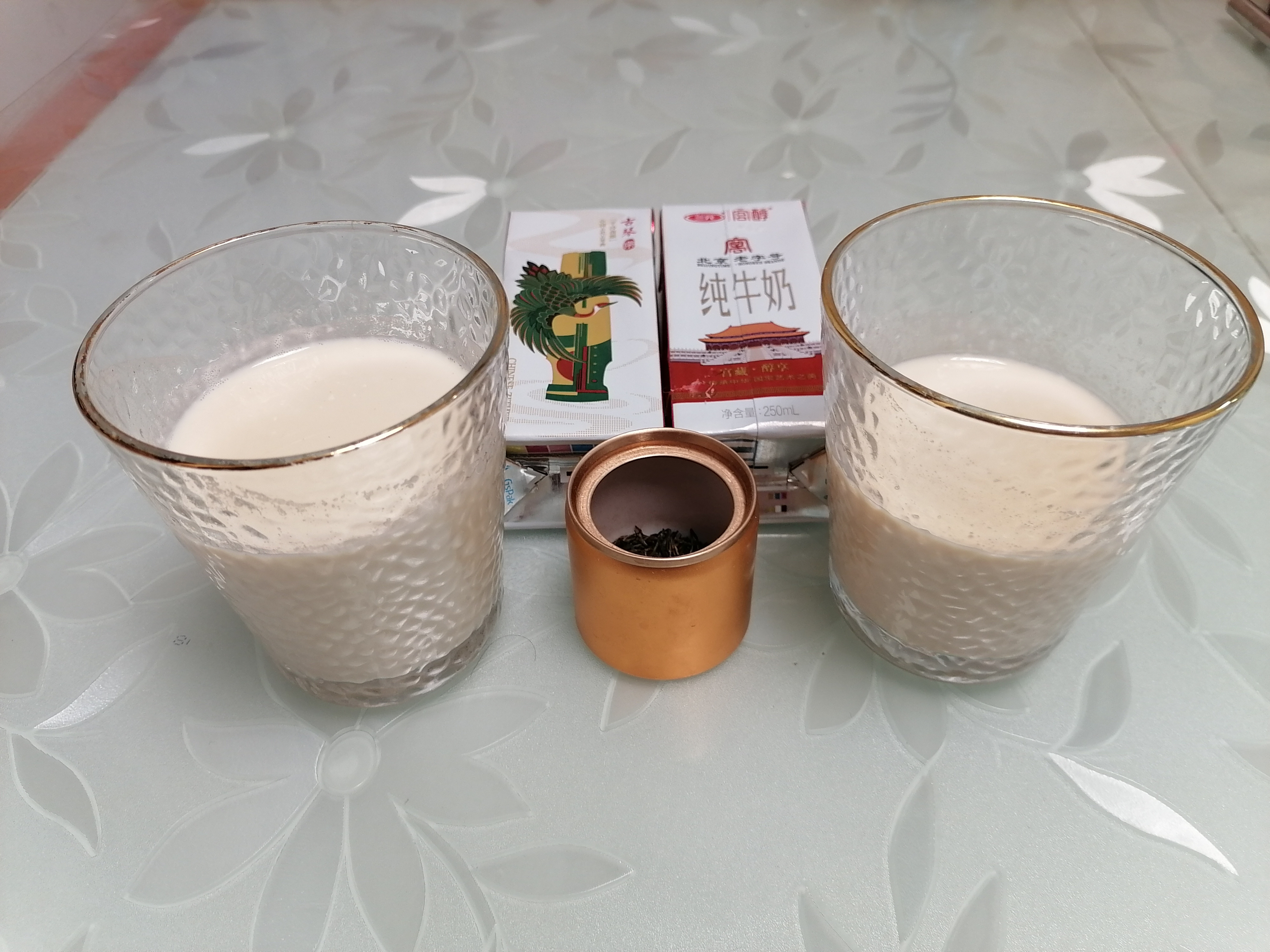 冬日第一杯自制奶茶，炒糖纯牛奶煮红茶