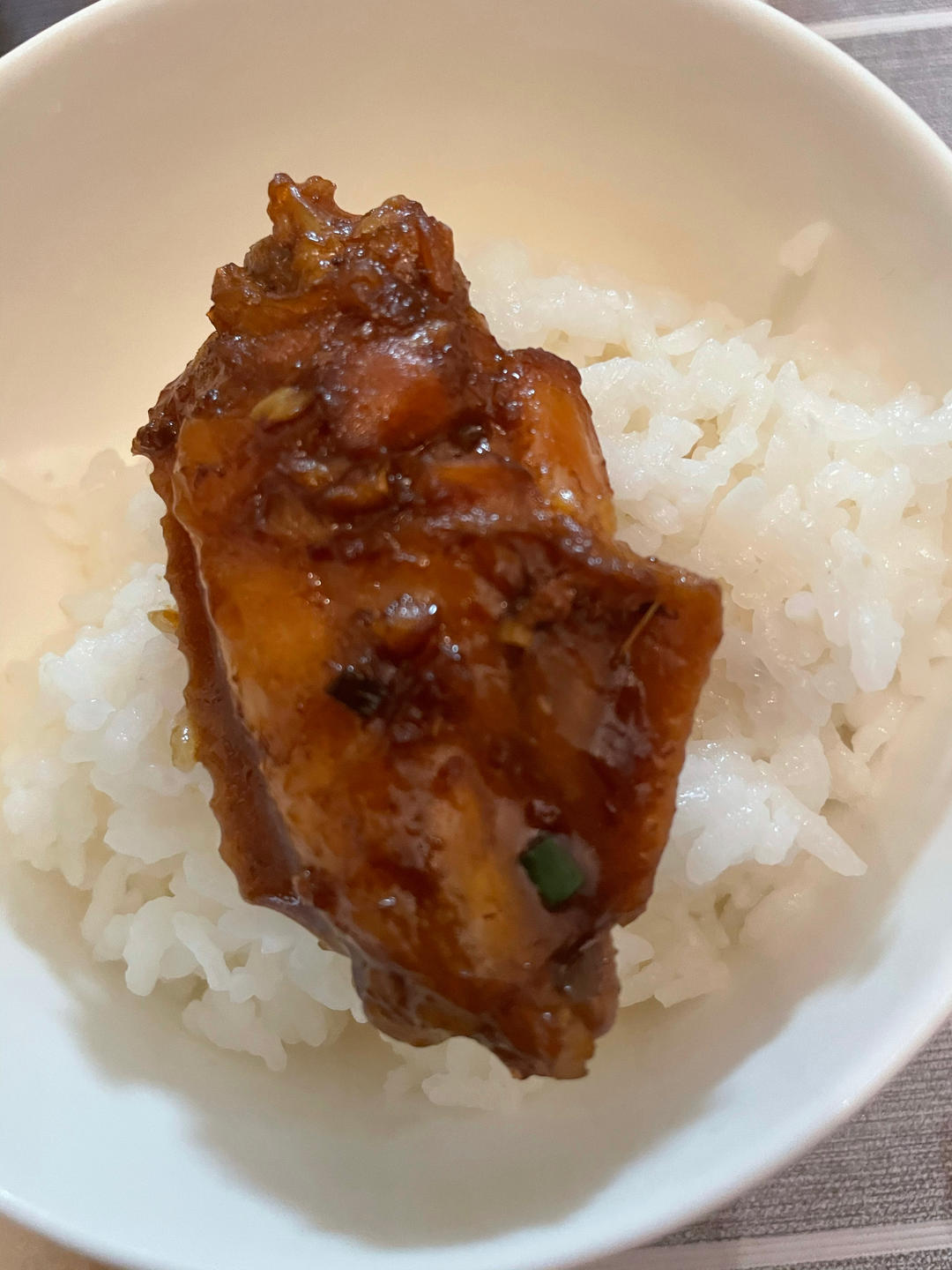 外婆教我的红烧鸡翅·连汤汁都狠好吃！！！