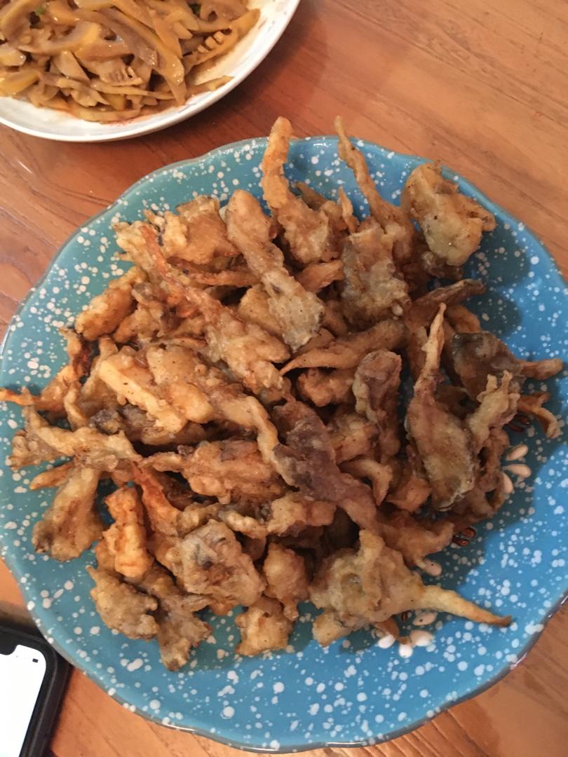 干炸蘑菇的做法，大人小孩都喜欢