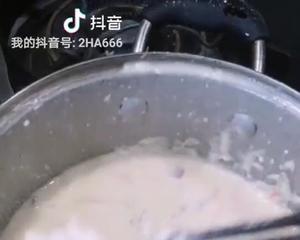 馋嘴猫爱吃会动的饼(♡˙︶˙♡)一款男女老少秒吃的营养早餐的做法 步骤6